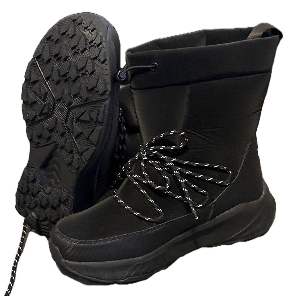 New Women’s Black Winter SnowBoots. Very Comfortable and easy to Put On. - Picture 2 of 4